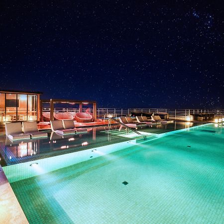 Kensington Jeju Hotel Kültér fotó The rooftop pool at the hotel
