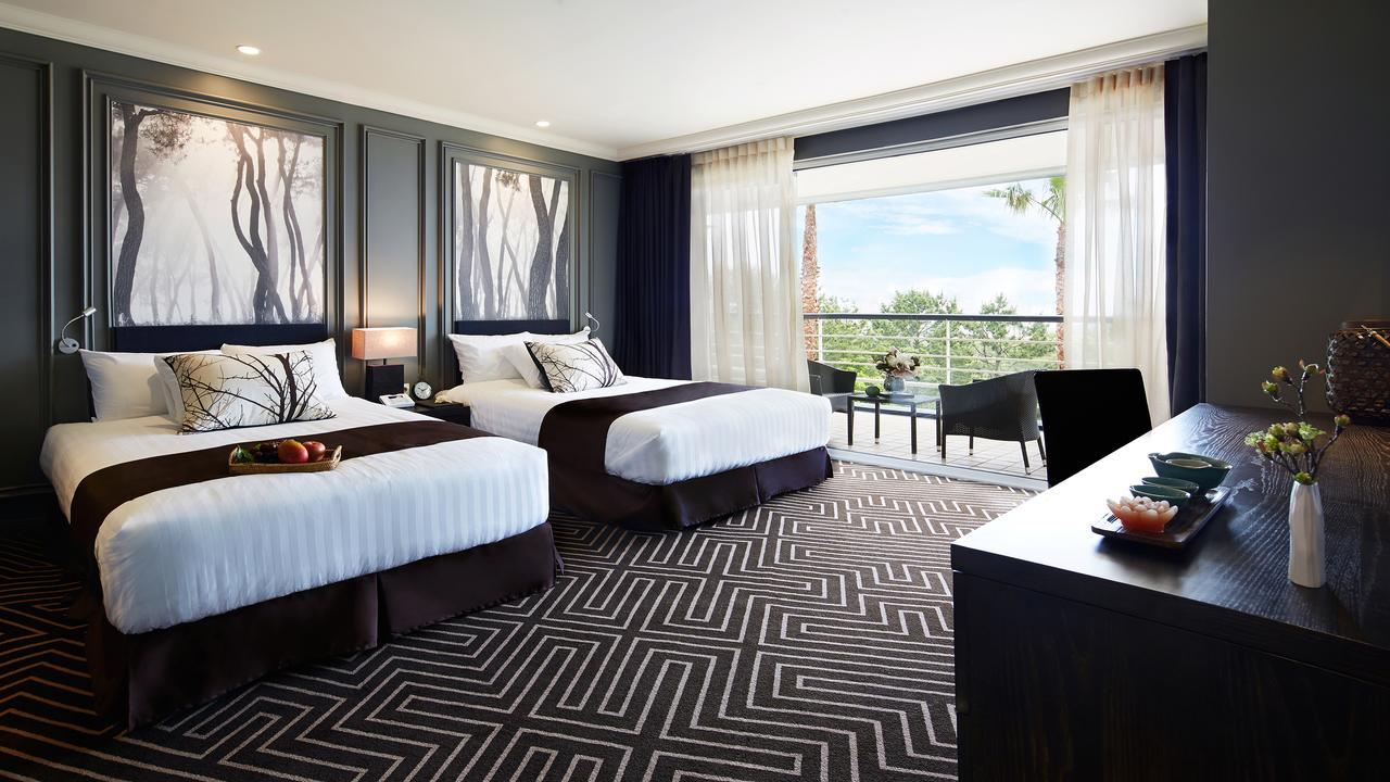 Kensington Jeju Hotel Kültér fotó Deluxe Oceanfront
