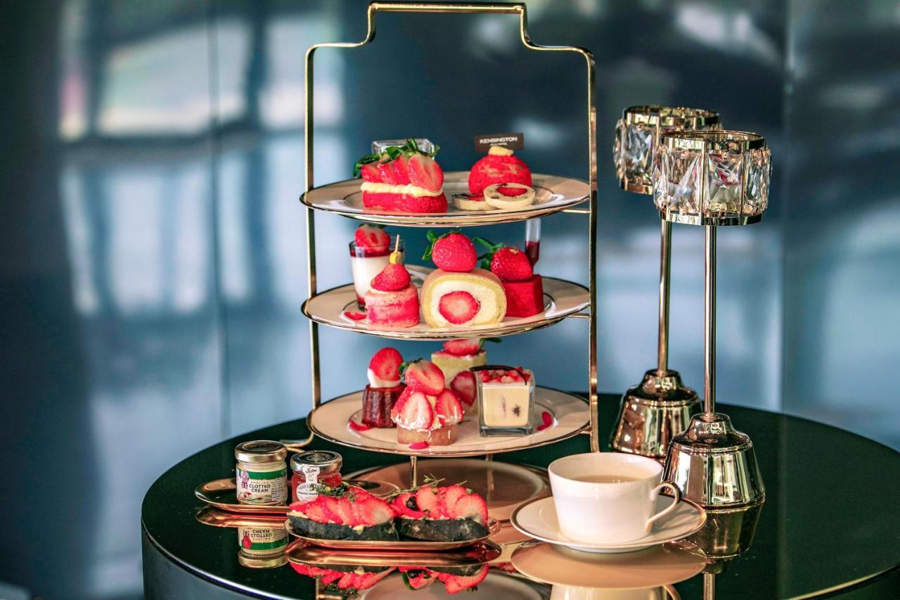 Kensington Jeju Hotel Kültér fotó Afternoon tea at the Mandarin Oriental, Hong Kong